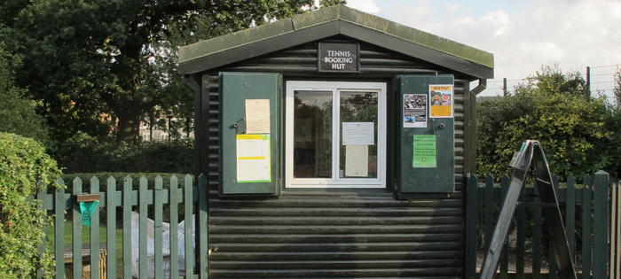 The booking hut at Parliament Hill